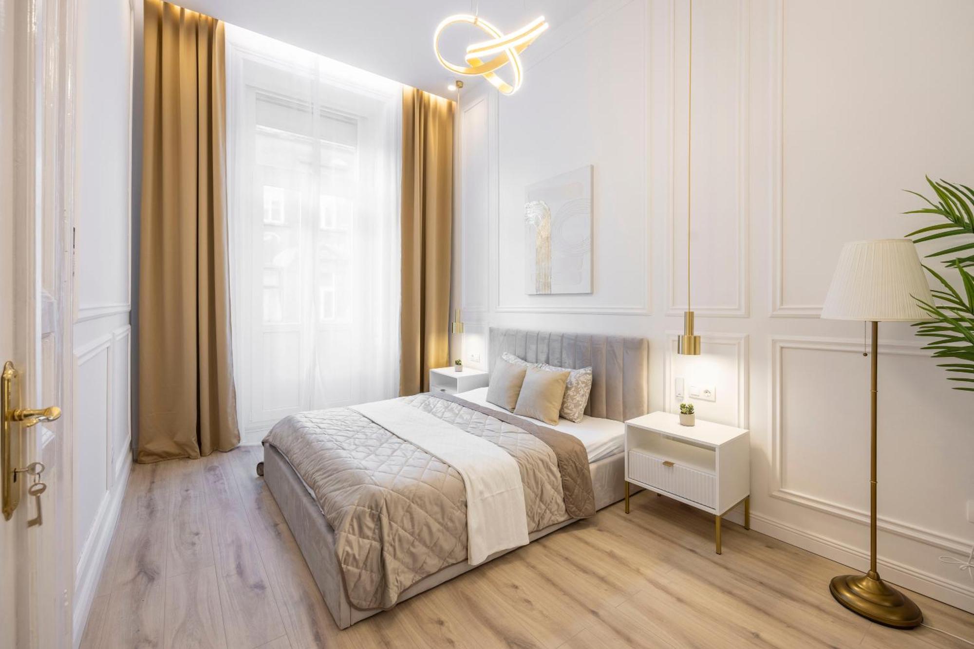 Exclusive & Prestigious Central Residence W/ Balcony Budapest Kültér fotó